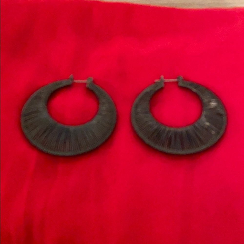 Versatile Medium Hoops. Gunmetal grey.